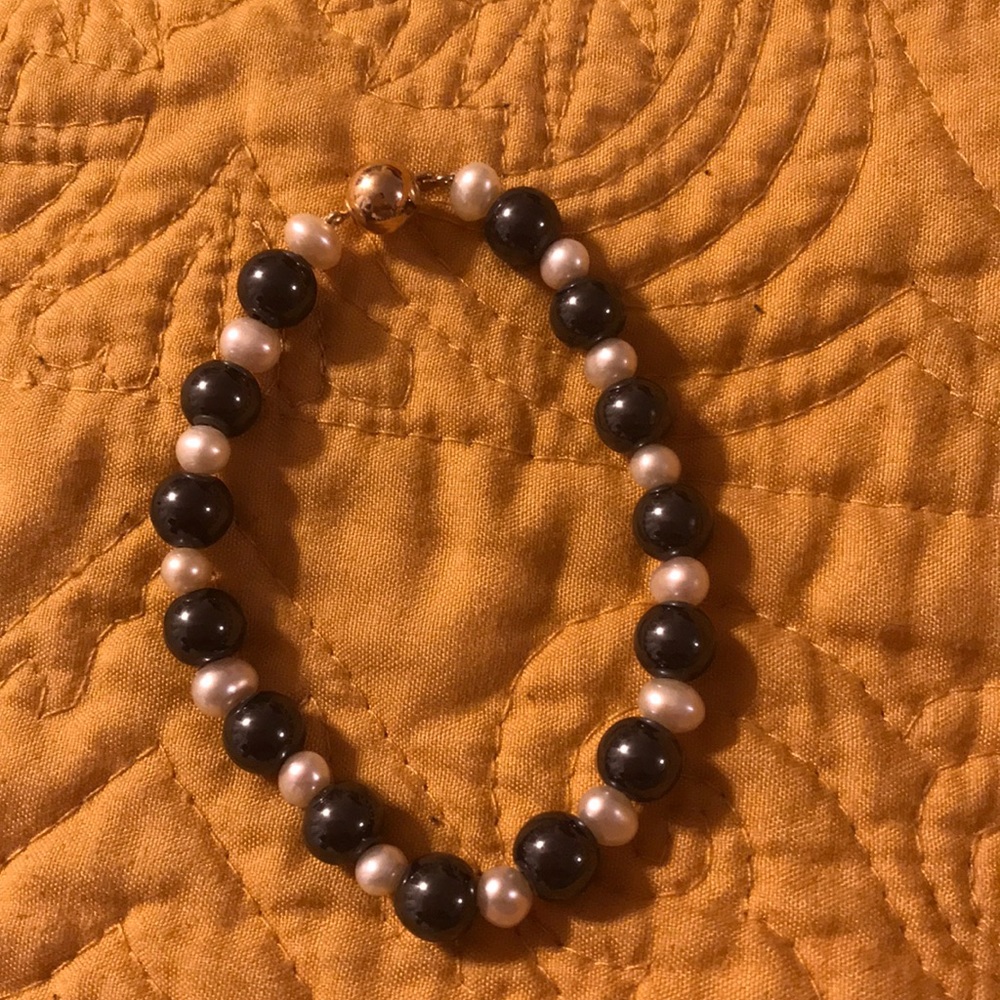 Pearl bracelet